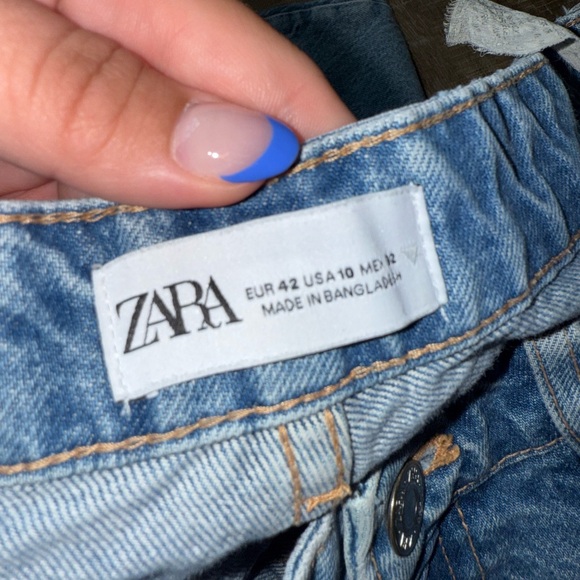 Zara (10) Distressed Denim Jeans - Picture 7 of 8